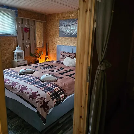 Chez Gigi Bed and Breakfast *