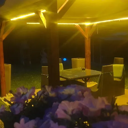 Chez Gigi فندق مبيت وإفطار نينداز